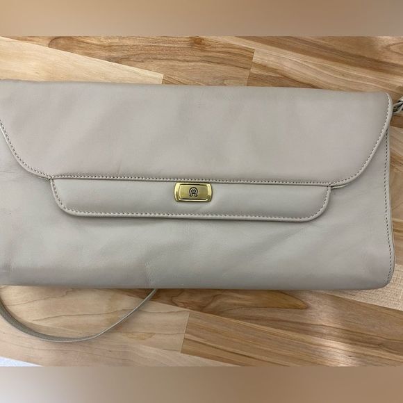 Etienne Aigner cream taupe color leather handbag purse with gold accents - Picture 4 of 16
